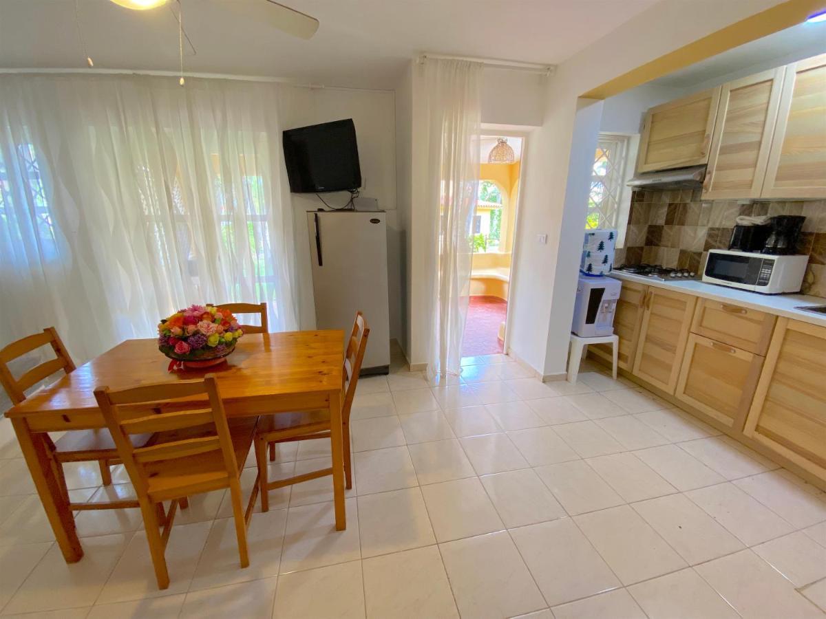 Los Corales Villas & Wifi Beach Club & Station touristique